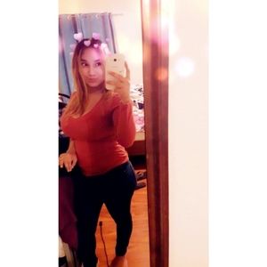 Meet your Posher, Melissa